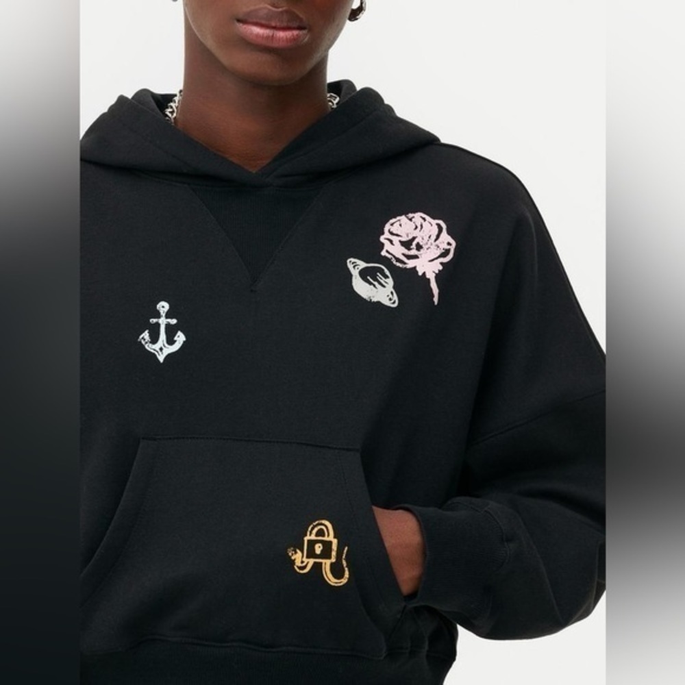 Rita Ora x Primark Sticker Cropped Hoodie size Medium (8/10)